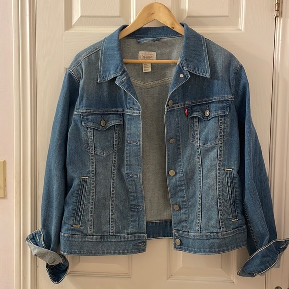 Levi Jean Jacket - Picture 1 of 4